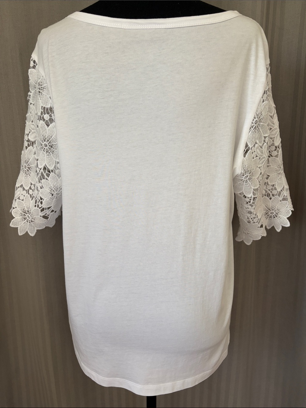 Rafaella White Floral Embroidered Lace Yoke & Sleeve Top - Picture 5 of 6
